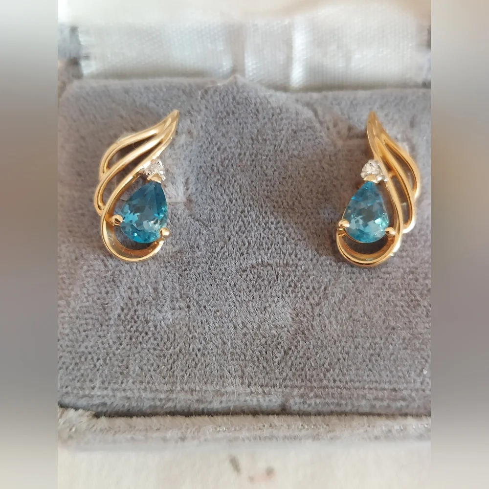 Vintage Mervyn's 14kt Gold, Diamond & Blue Topaz Earrings